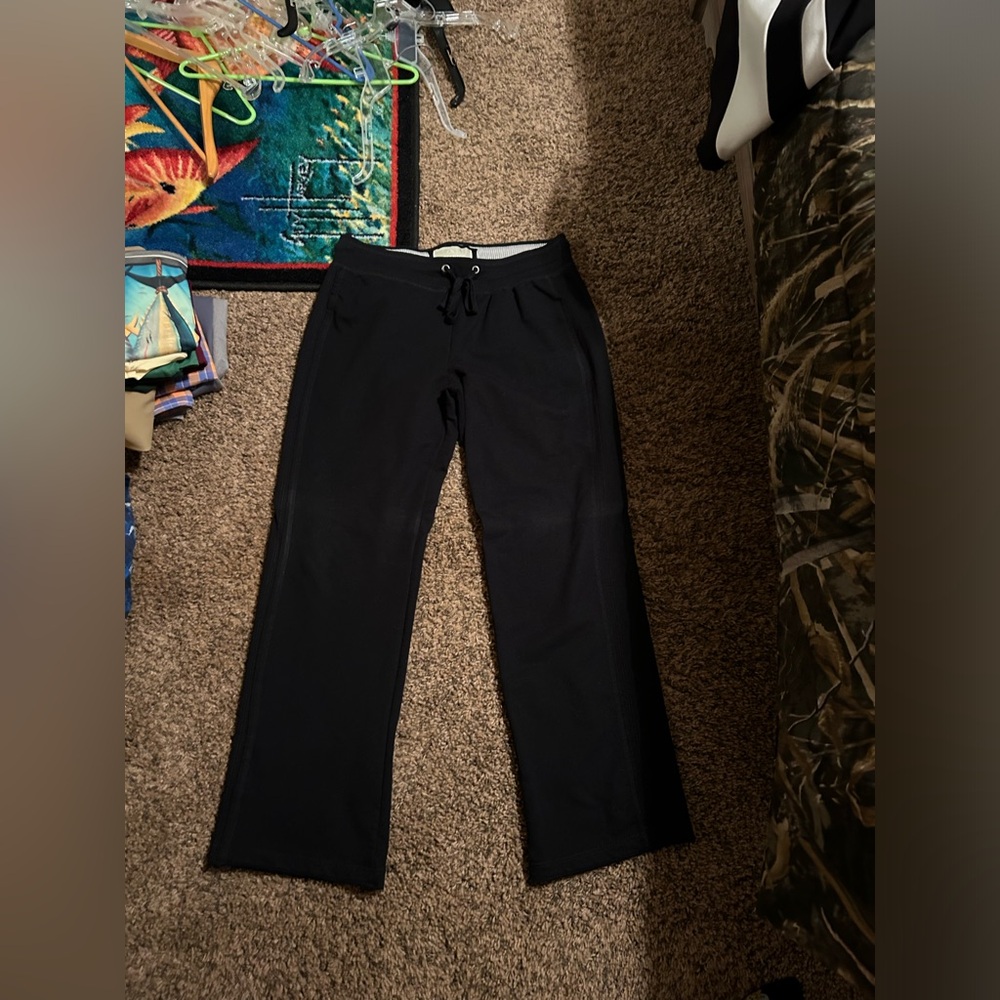 black sweatpants